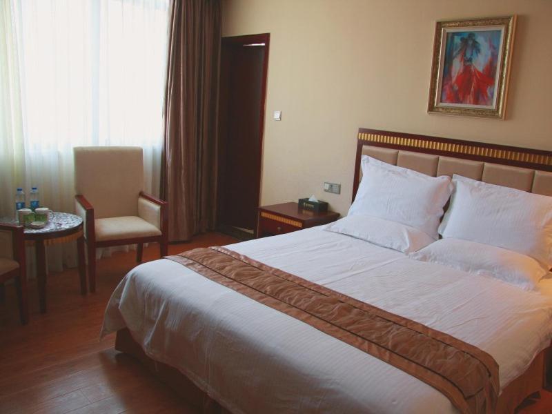 Greentree Inn Guangdong Shantou Chengjiang Road Business Hotel Buitenkant foto