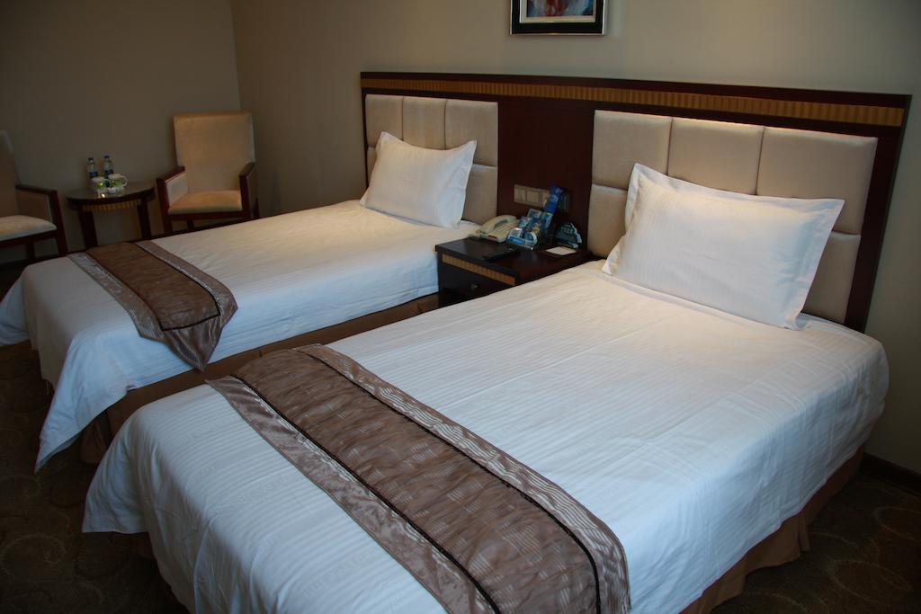 Greentree Inn Guangdong Shantou Chengjiang Road Business Hotel Buitenkant foto